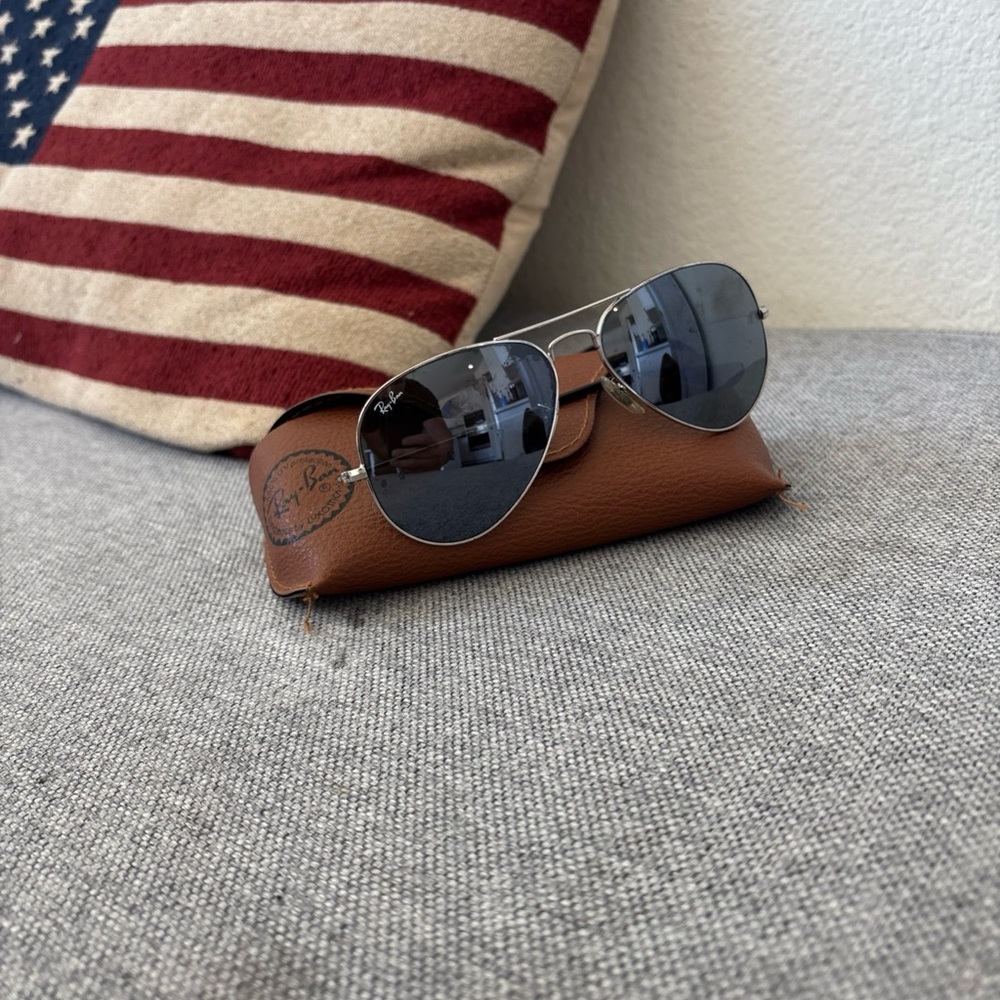Ray-Ban Silver Aviator Sunglasses with Dark Lenses